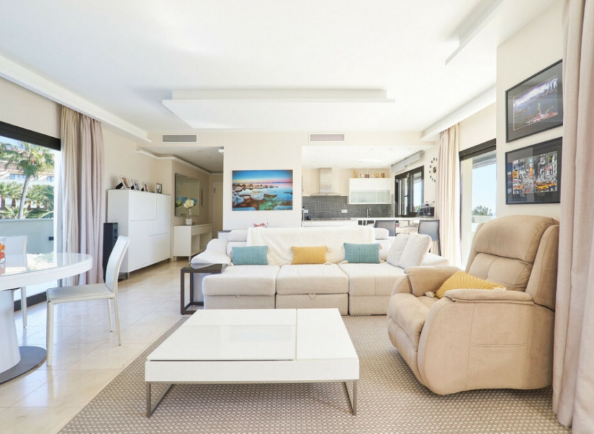 Resale - Apartment -
Estepona