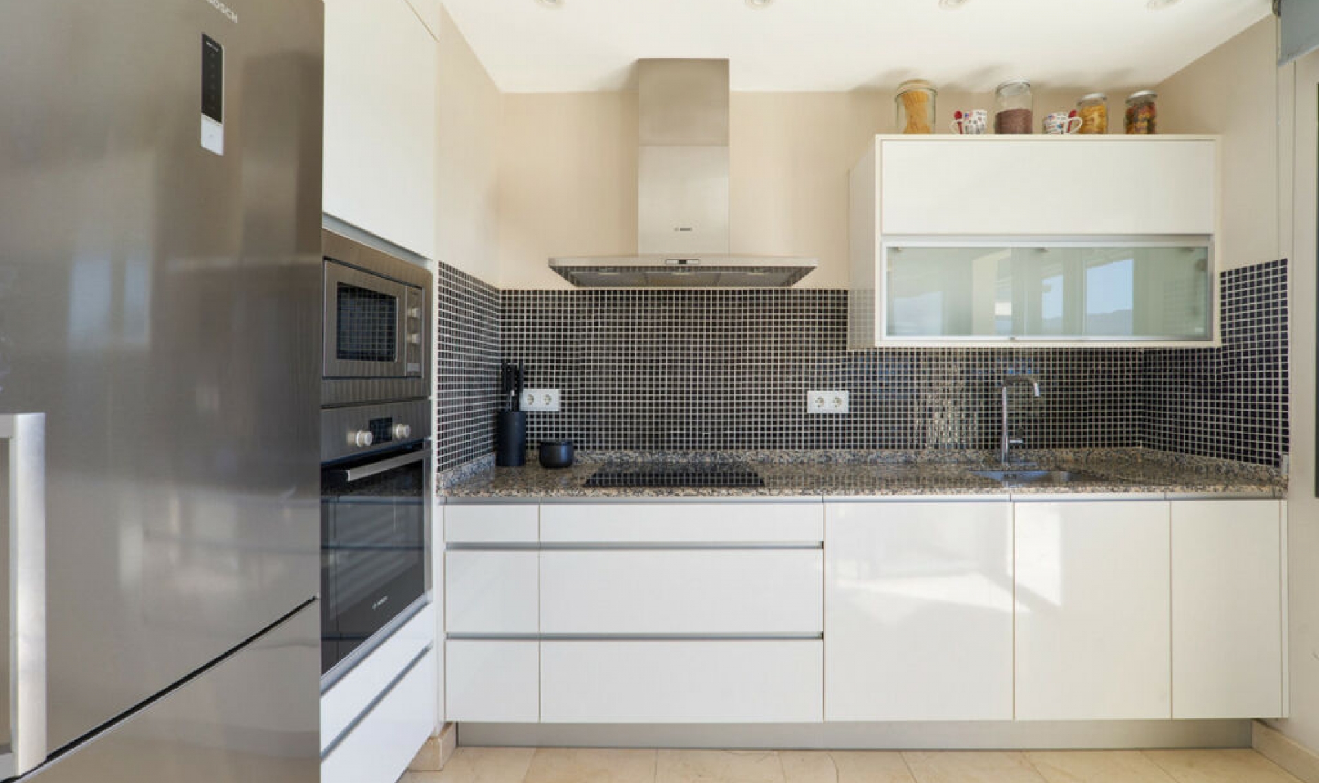 Resale - Apartment -
Estepona