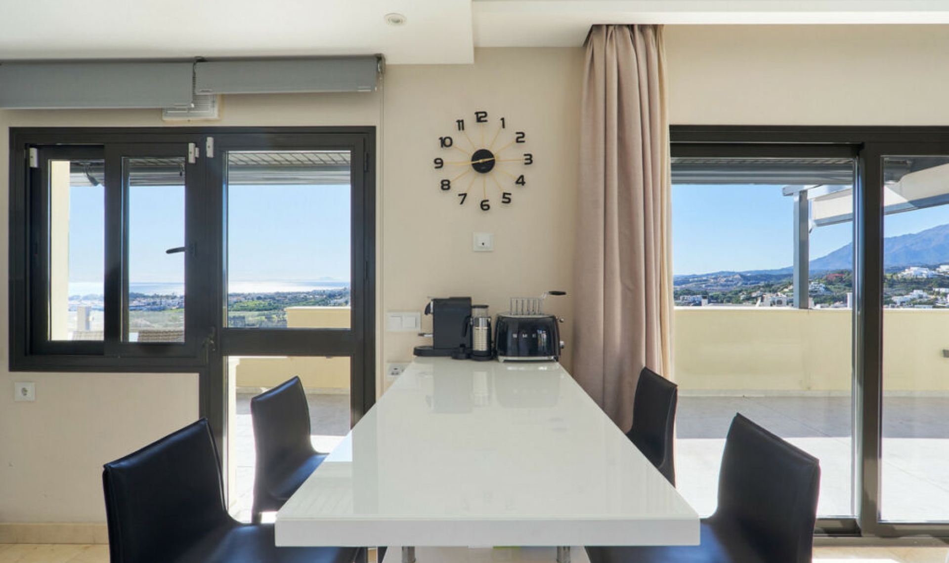 Resale - Apartment -
Estepona