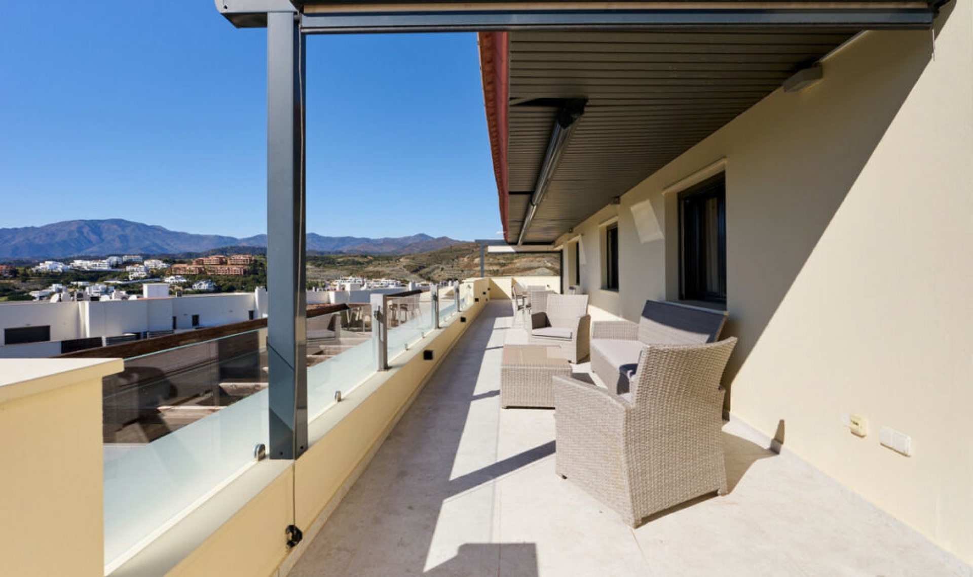 Resale - Apartment -
Estepona