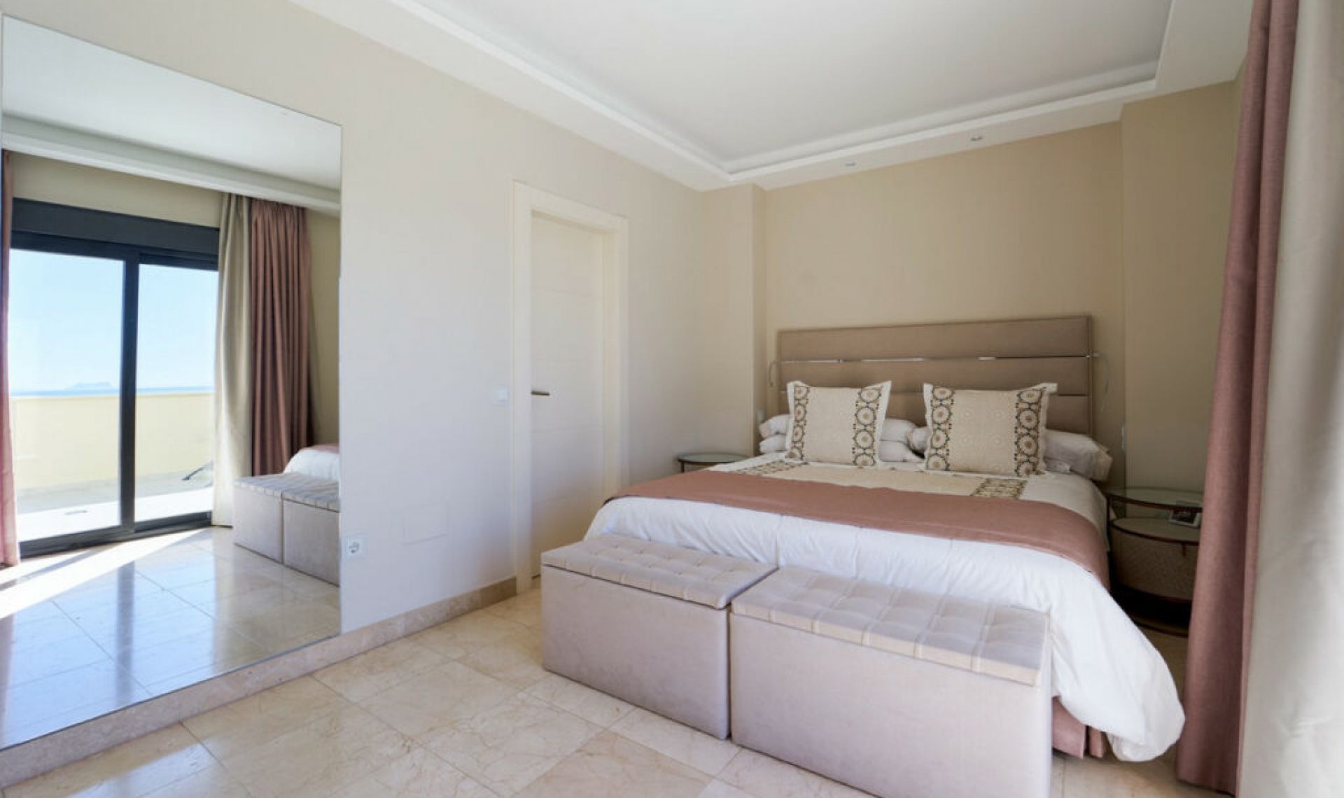 Resale - Apartment -
Estepona