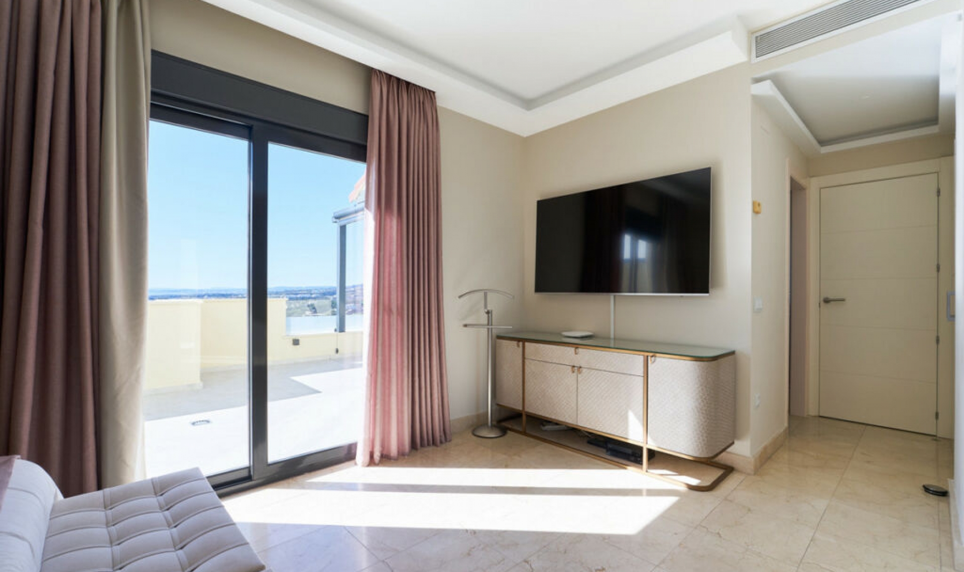 Resale - Apartment -
Estepona