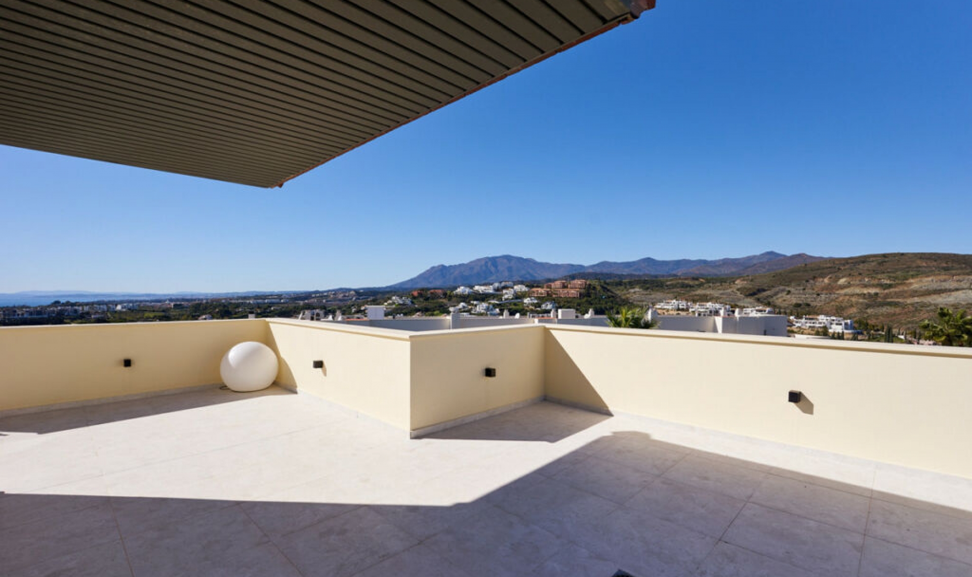 Resale - Apartment -
Estepona