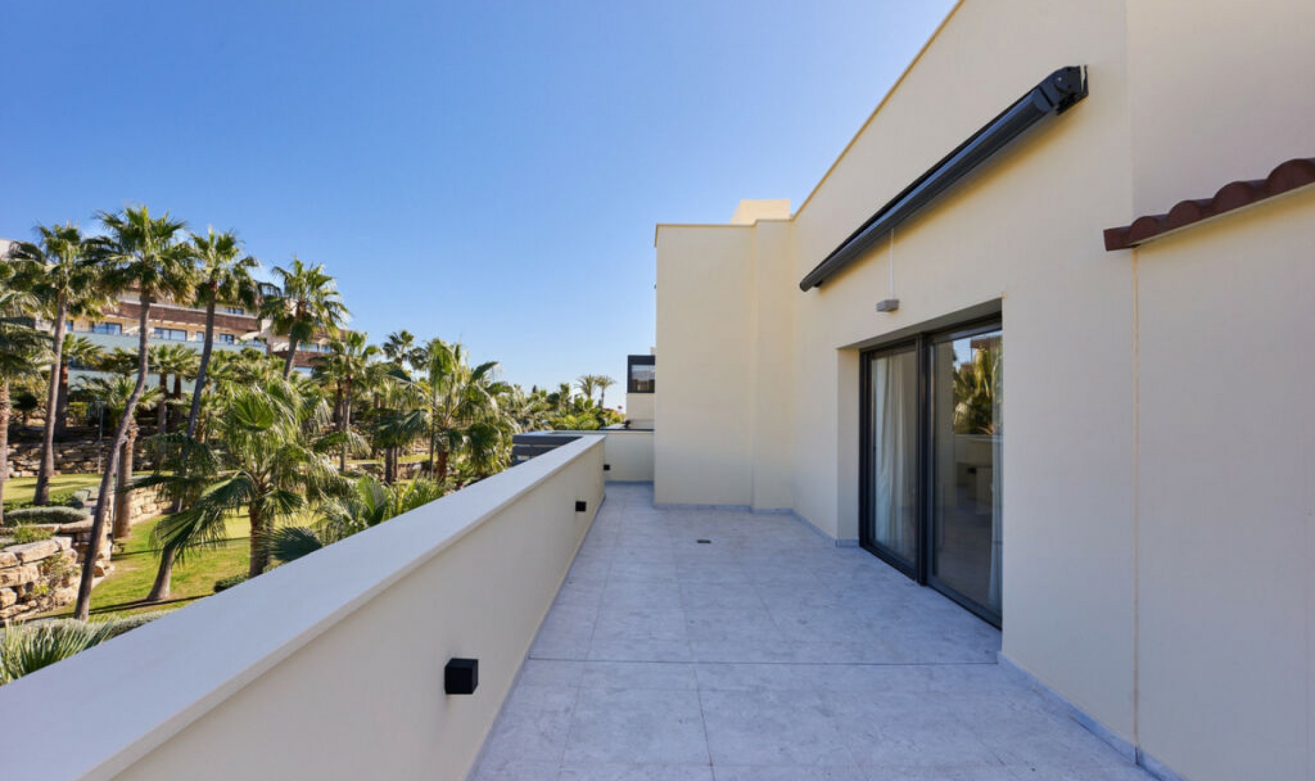 Resale - Apartment -
Estepona
