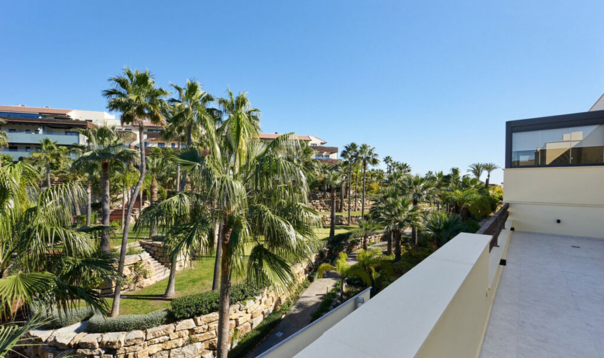 Resale - Apartment -
Estepona