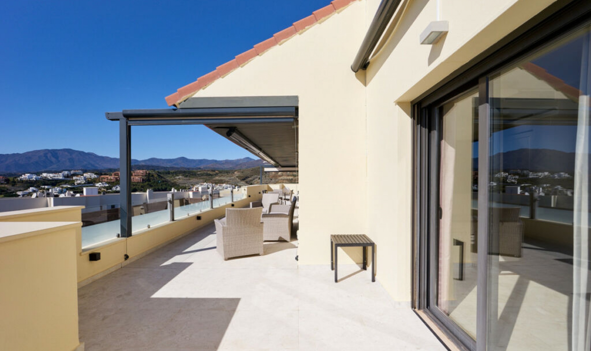 Resale - Apartment -
Estepona