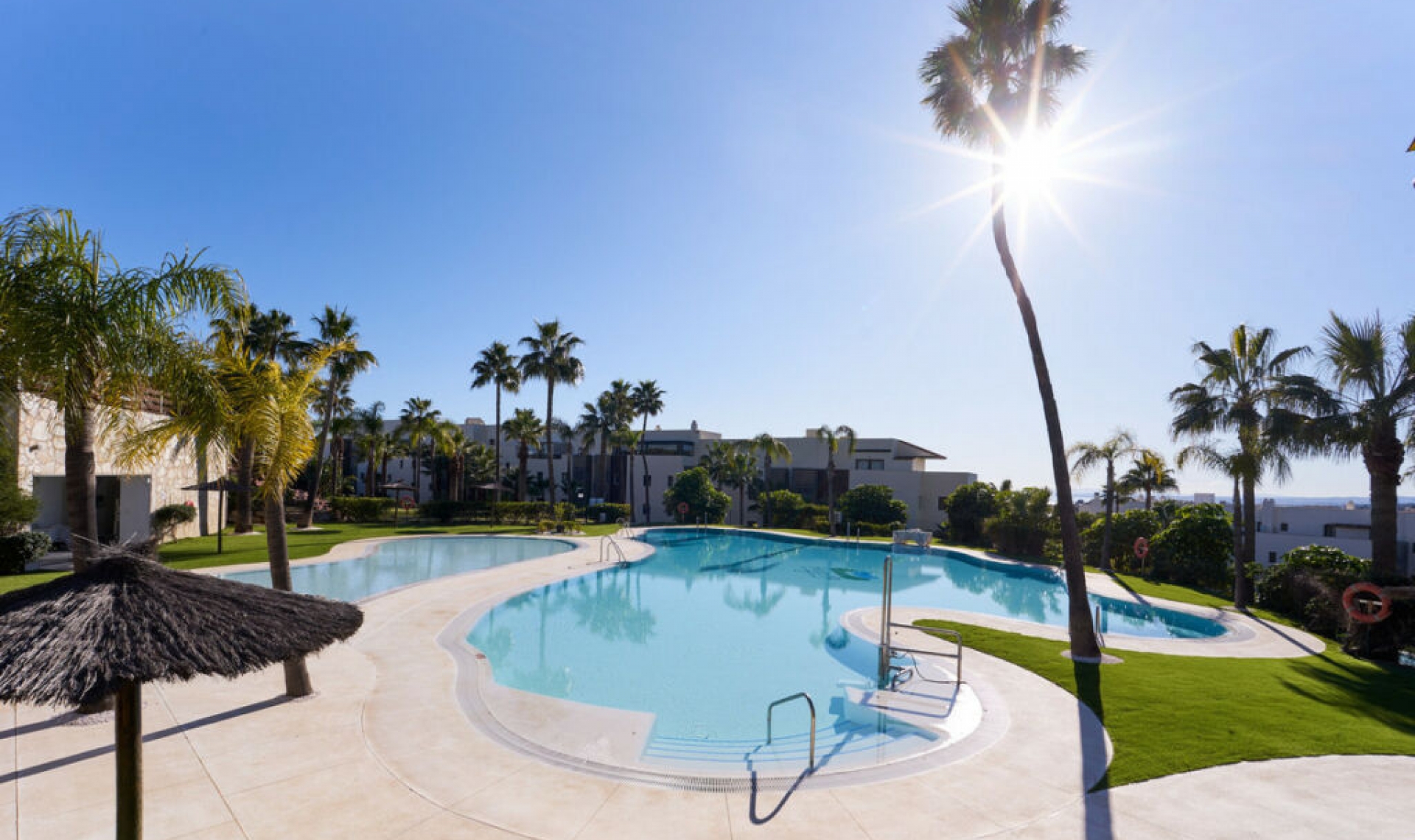 Resale - Apartment -
Estepona