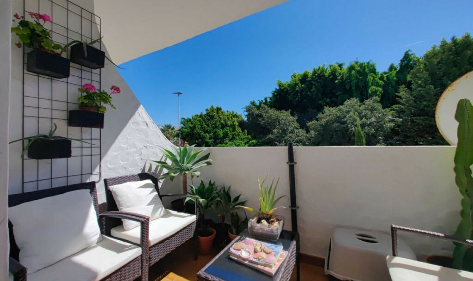 Resale - Apartment -
Estepona