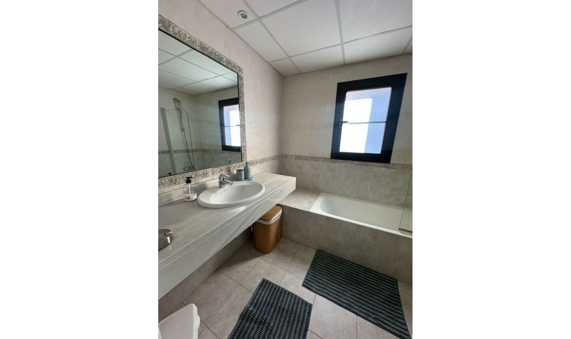 Resale - Apartment -
Estepona