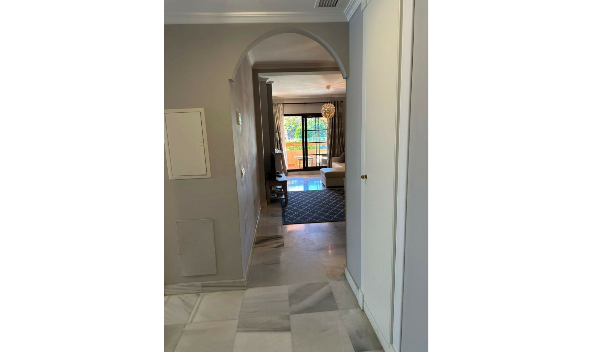 Resale - Apartment -
Estepona