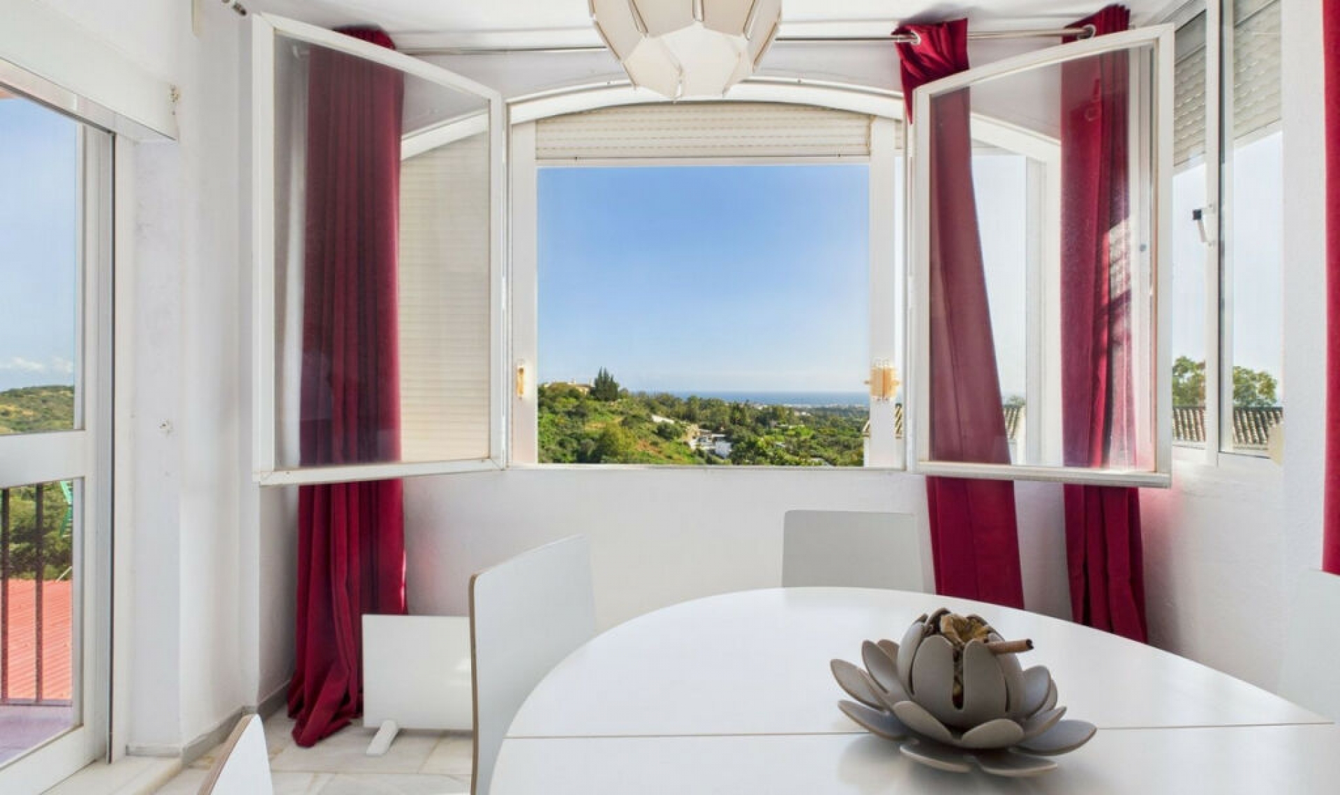 Resale - Apartment -
Estepona