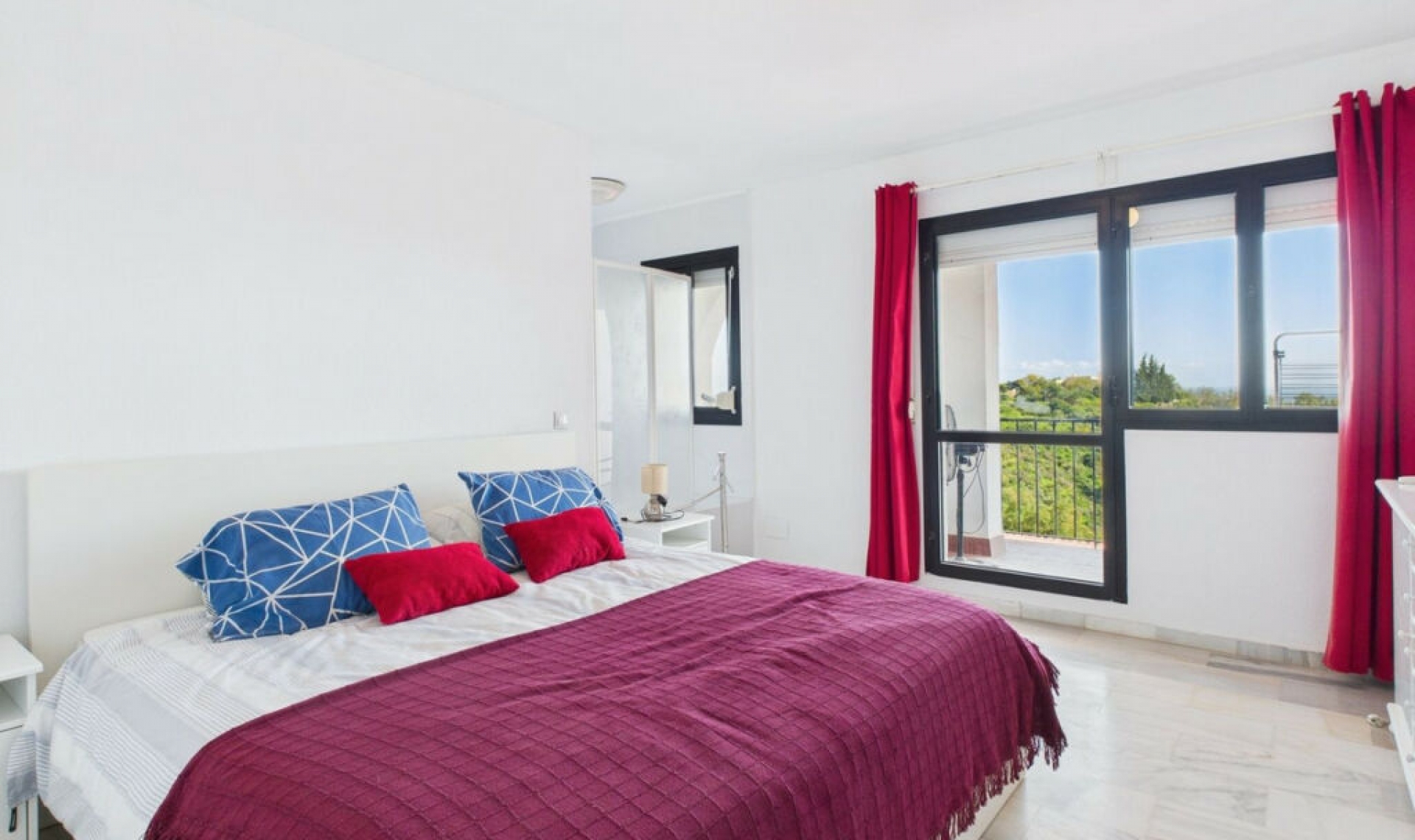 Resale - Apartment -
Estepona