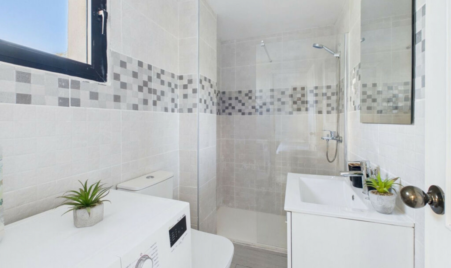 Resale - Apartment -
Estepona