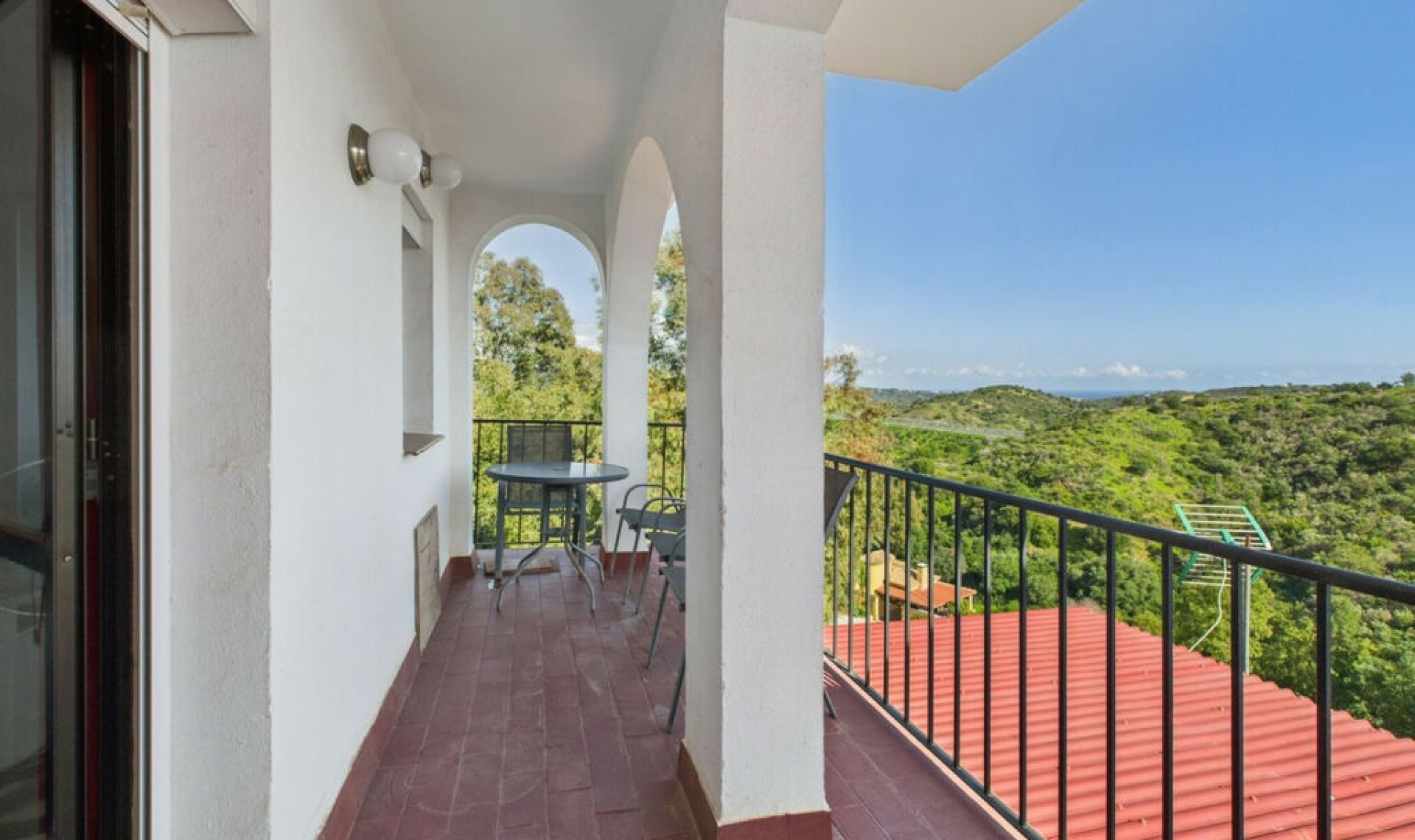 Resale - Apartment -
Estepona