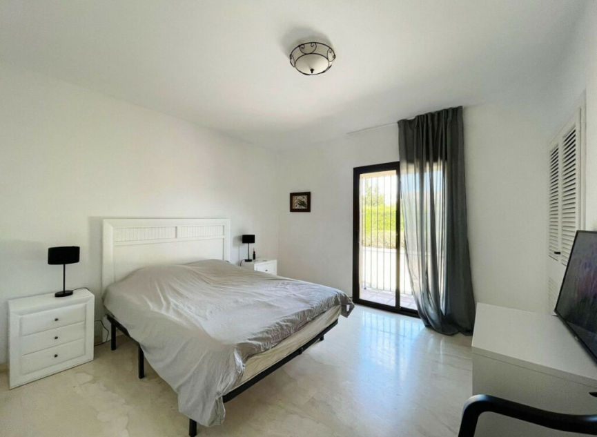 Resale - Apartment -
Estepona