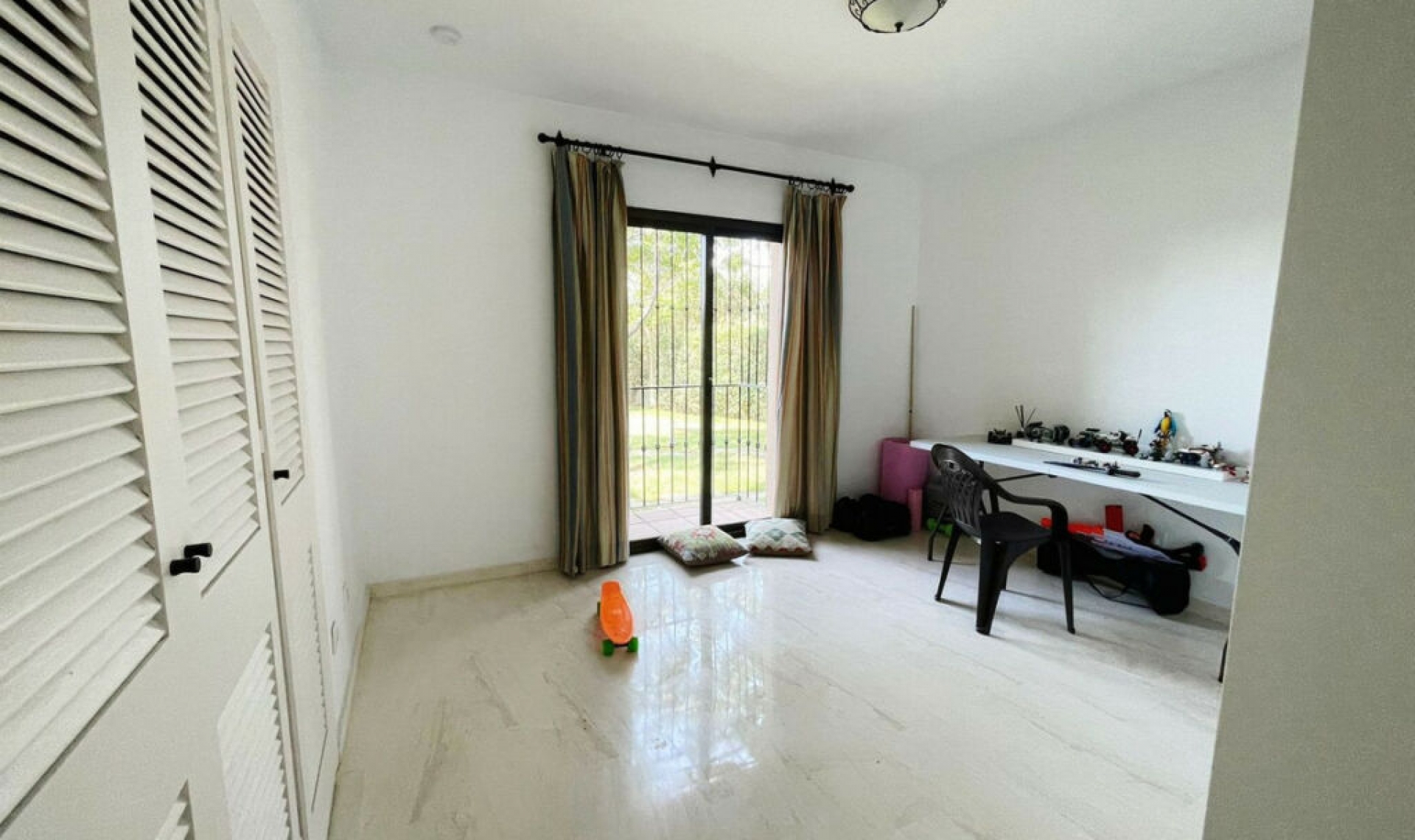 Resale - Apartment -
Estepona