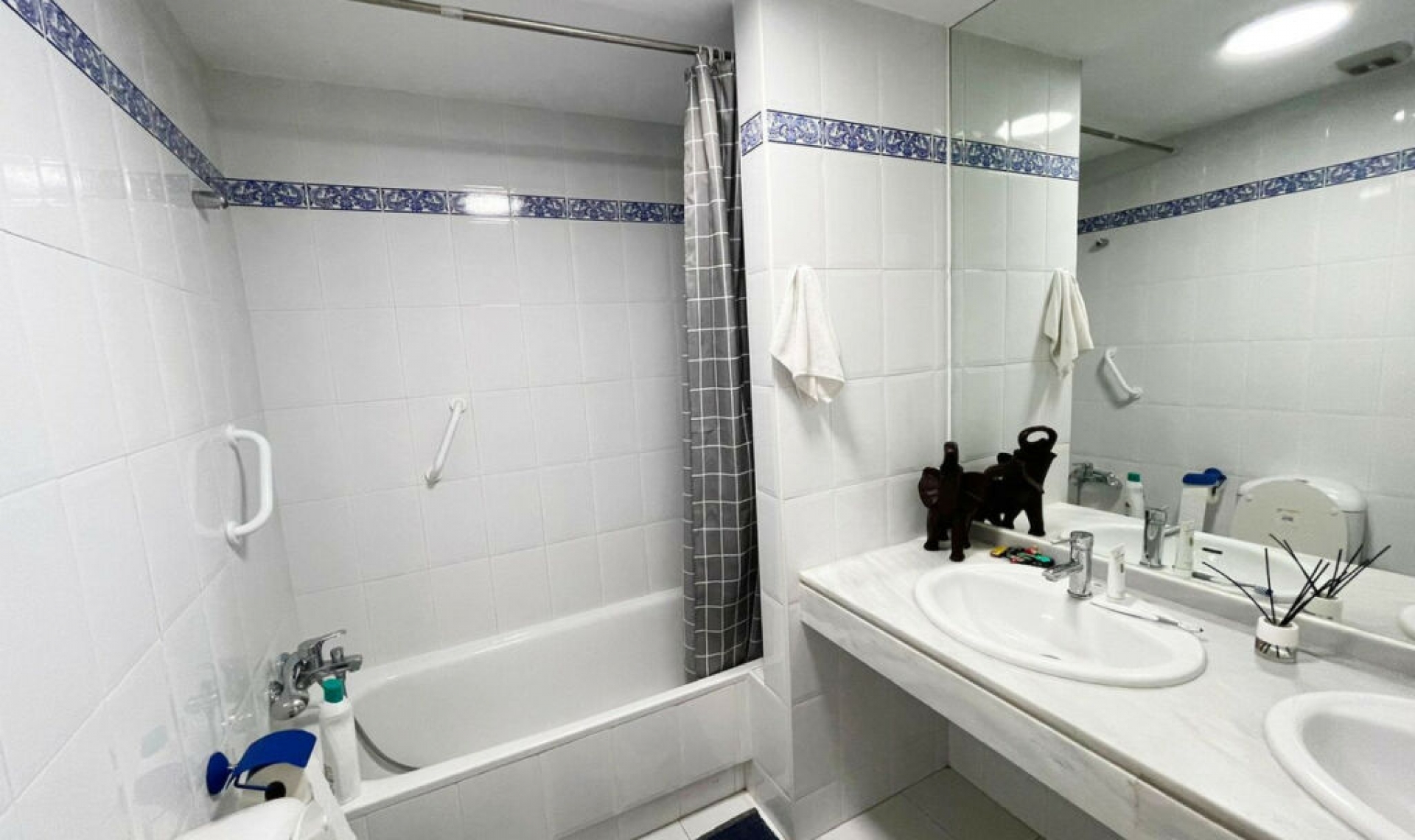Resale - Apartment -
Estepona