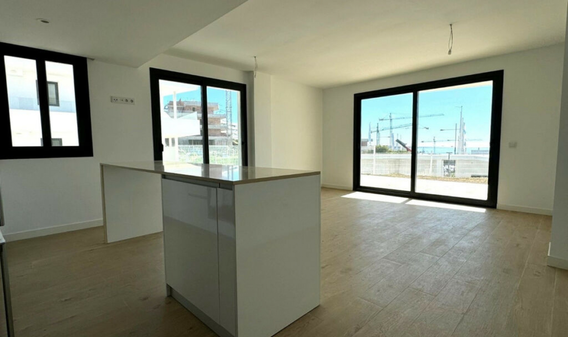 Resale - Apartment -
Estepona