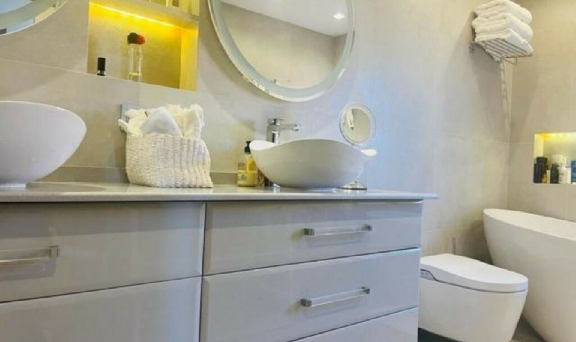 Resale - Apartment -
Estepona