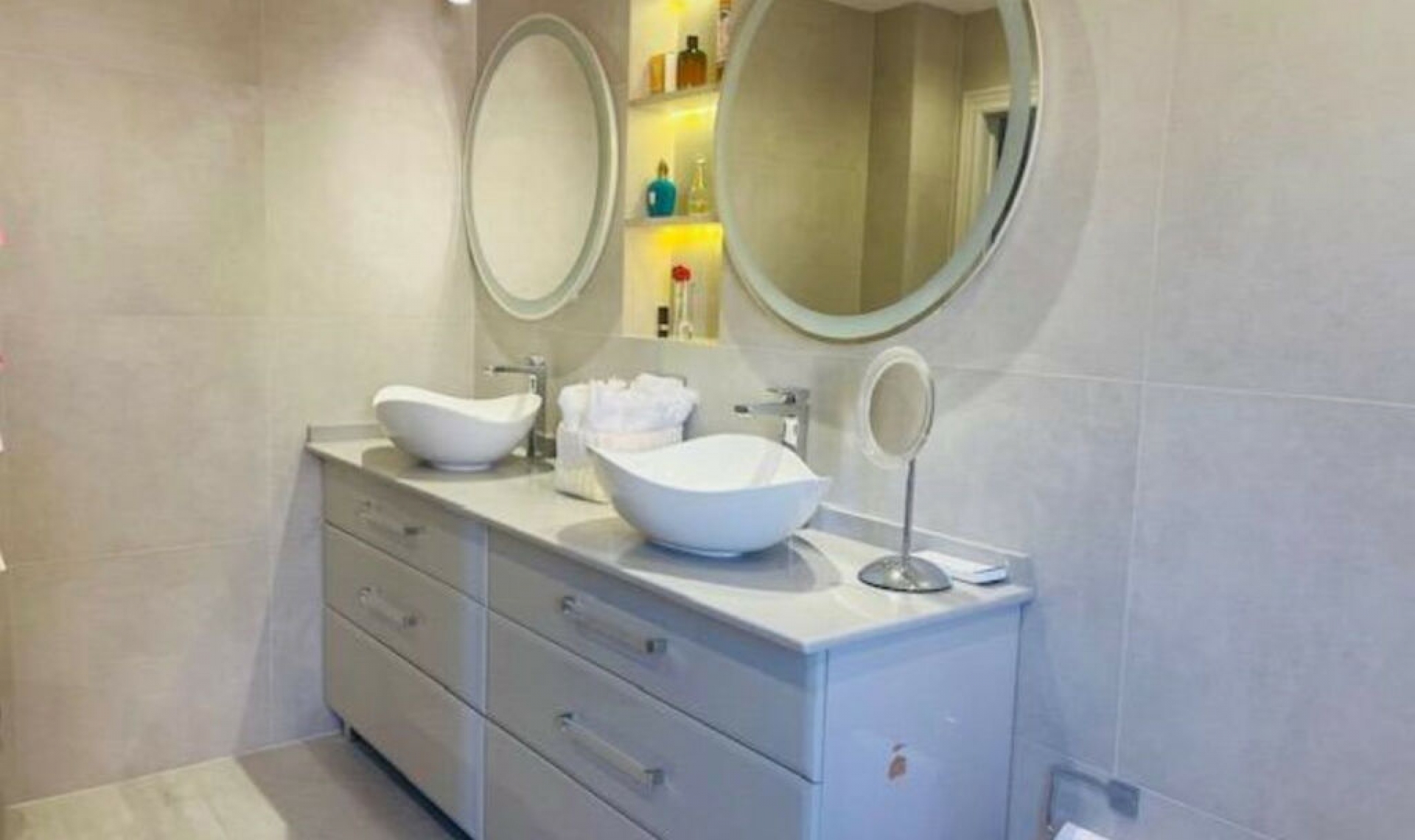 Resale - Apartment -
Estepona