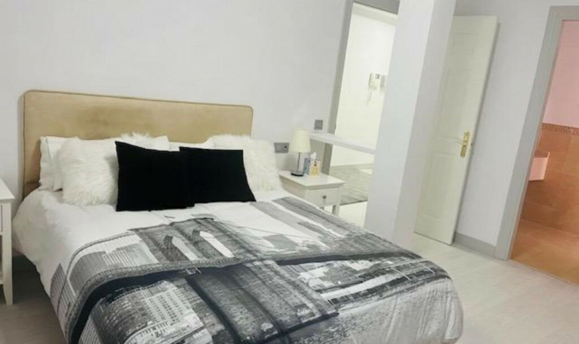 Resale - Apartment -
Estepona