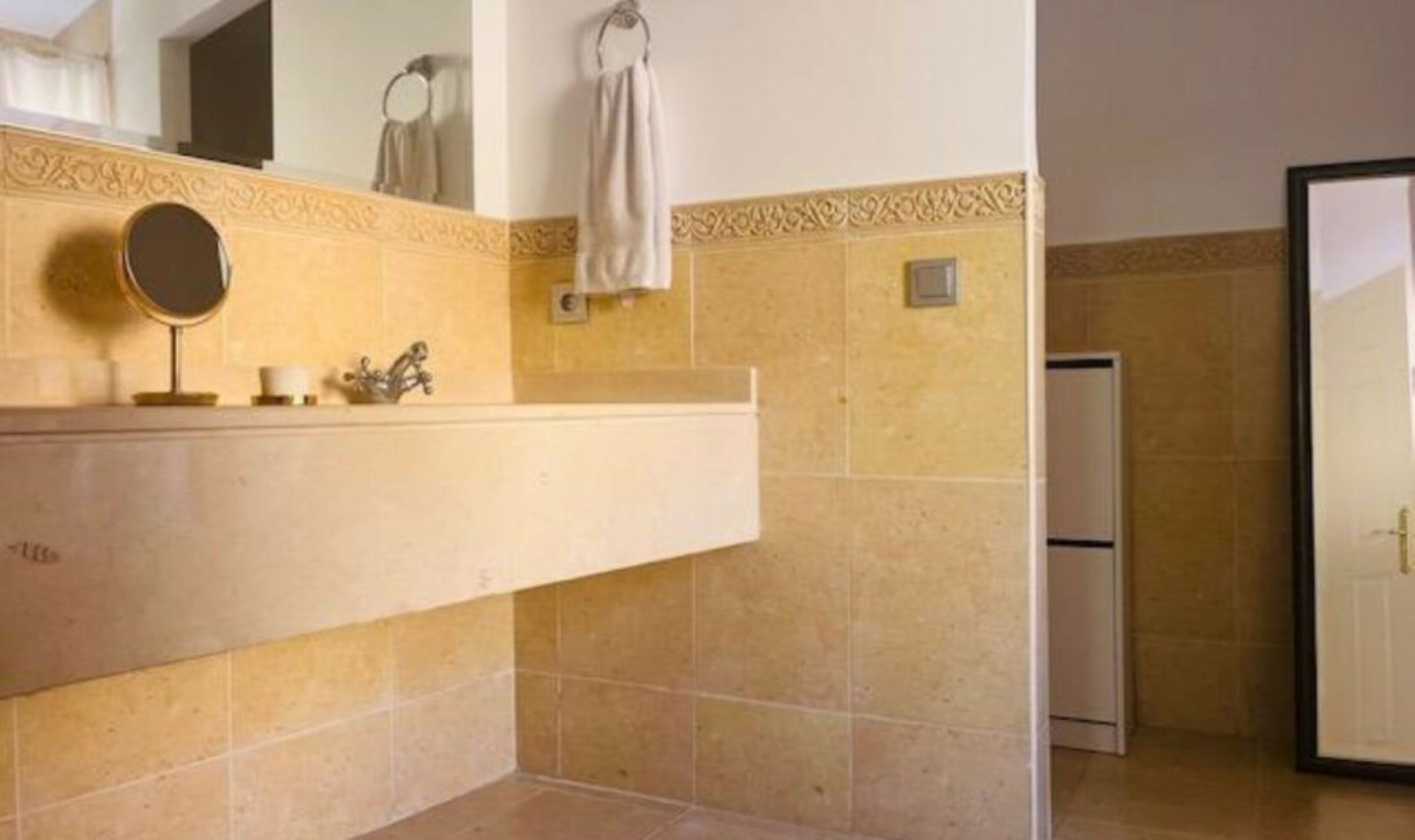 Resale - Apartment -
Estepona