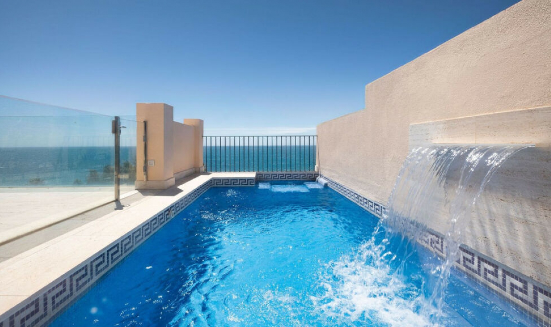 Resale - Apartment -
Estepona