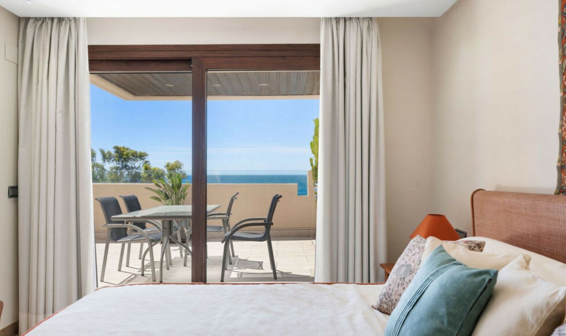 Resale - Apartment -
Estepona