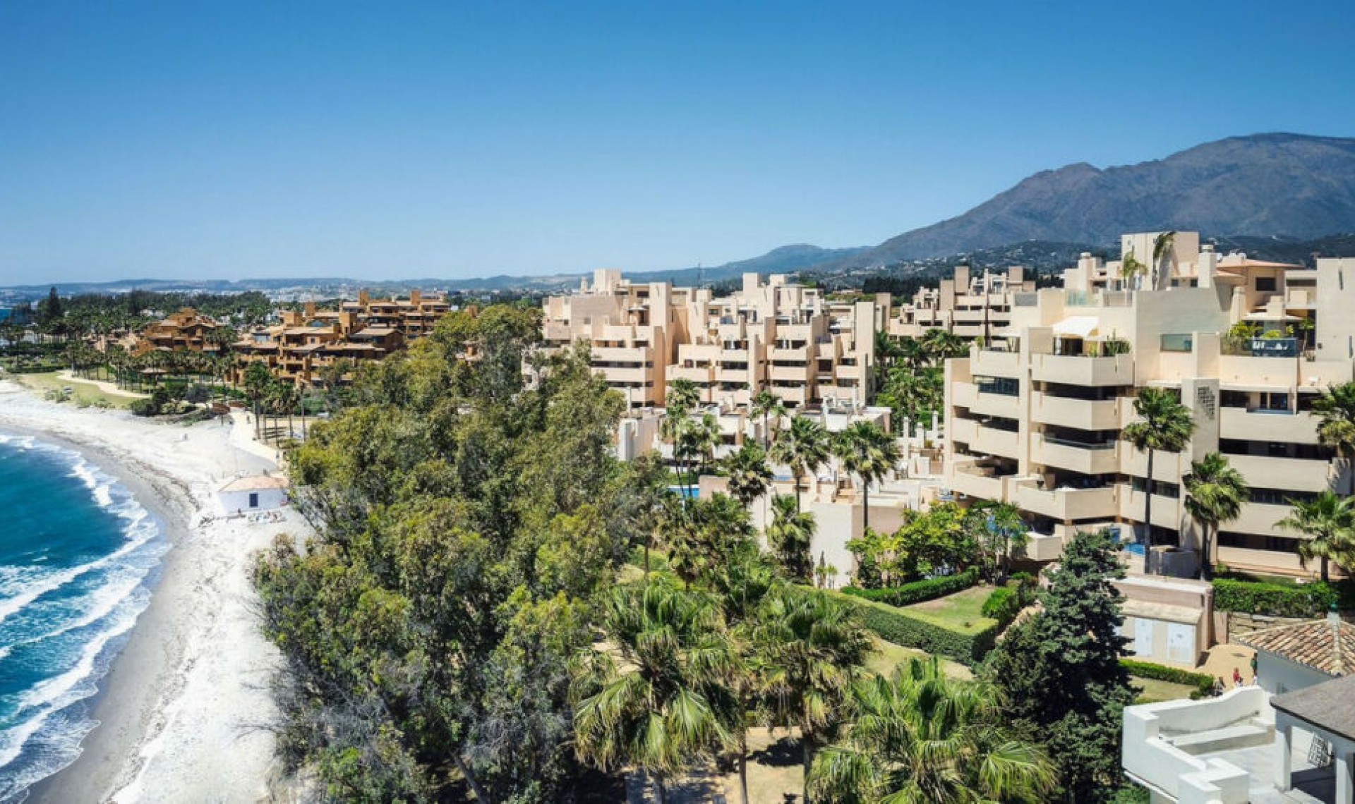 Resale - Apartment -
Estepona