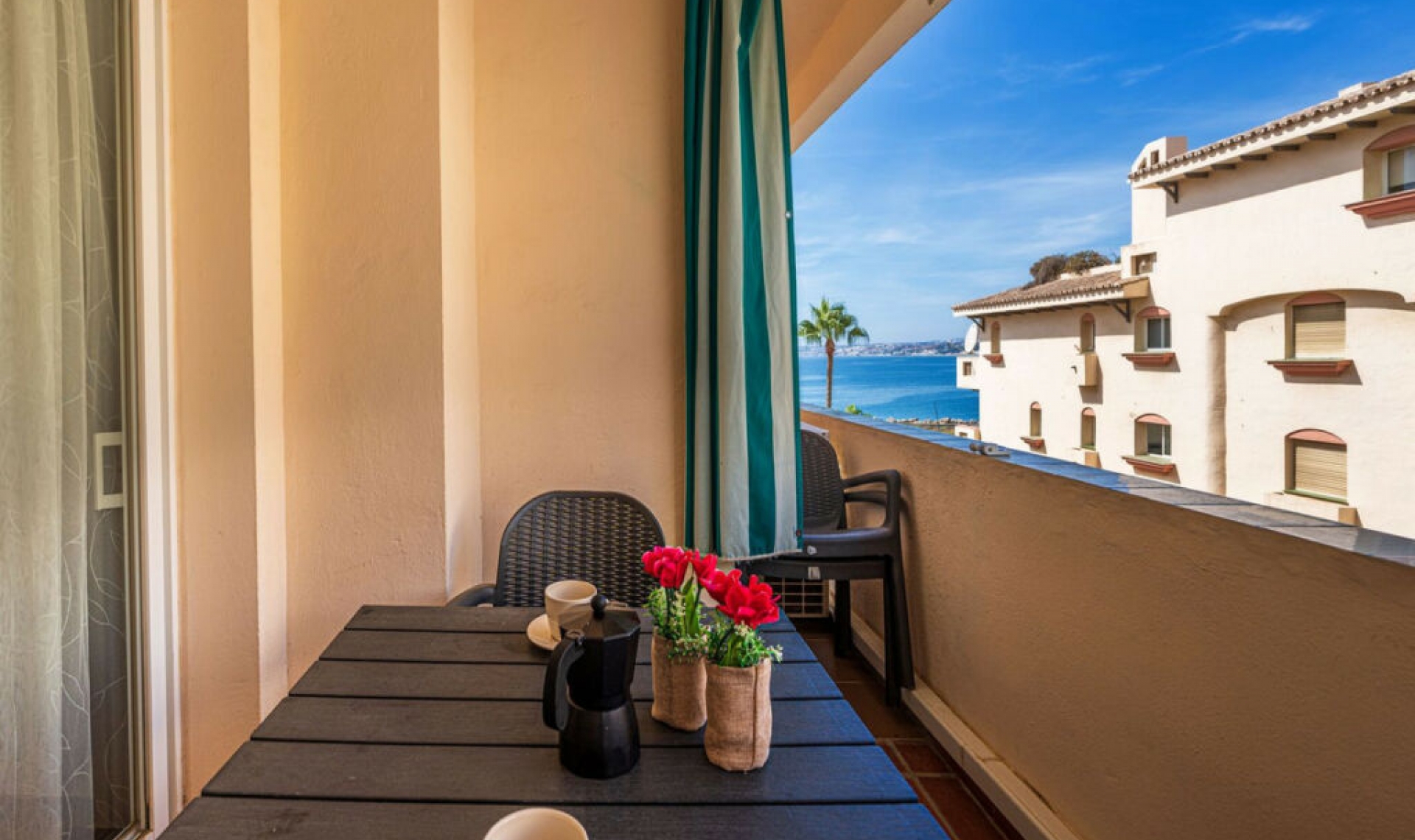 Resale - Apartment -
Estepona