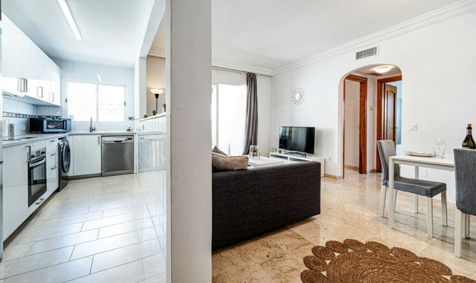 Resale - Apartment -
Estepona