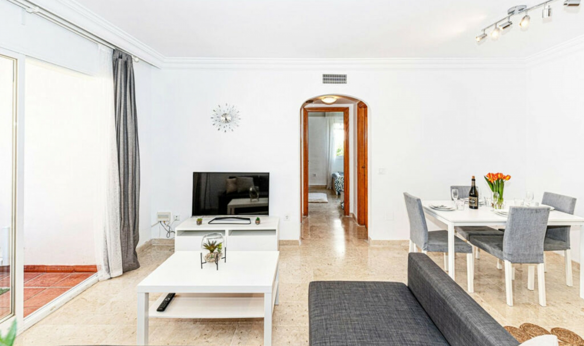 Resale - Apartment -
Estepona