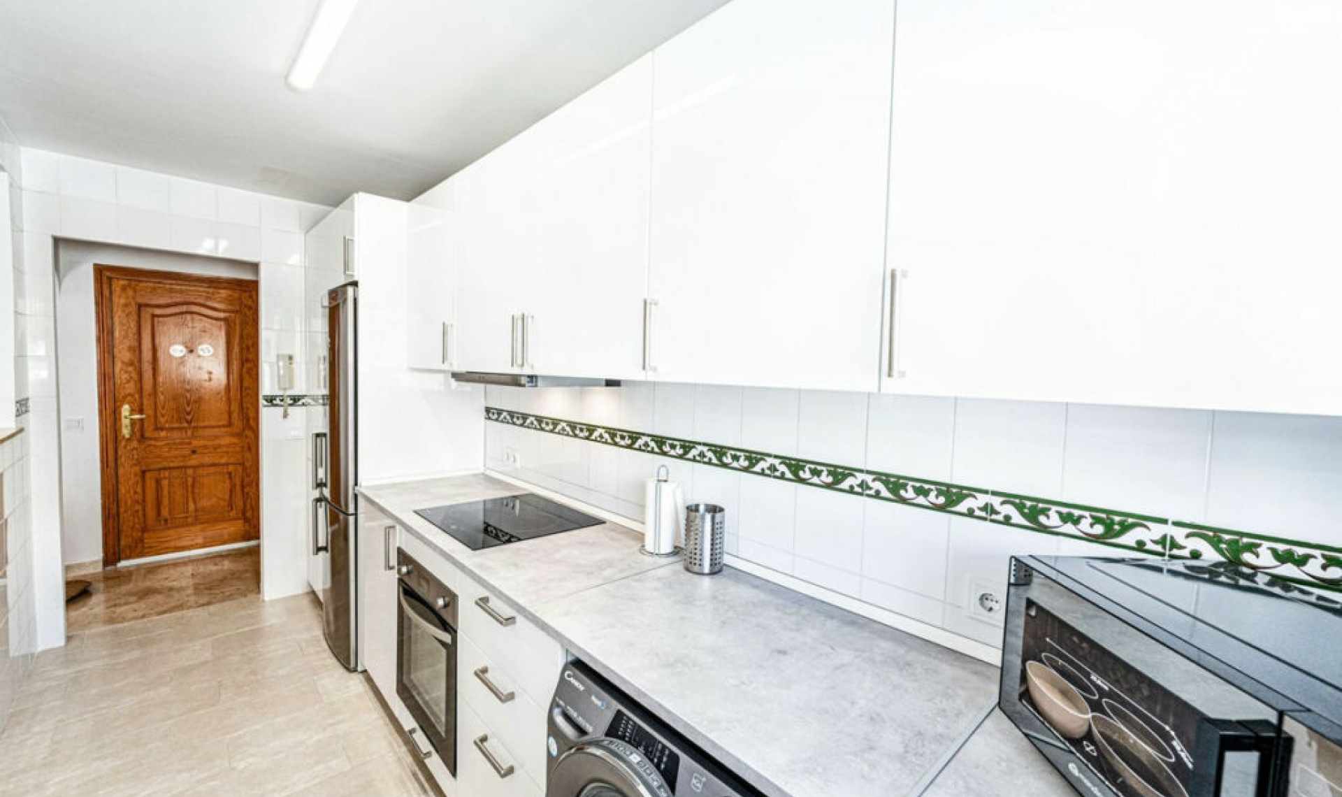 Resale - Apartment -
Estepona