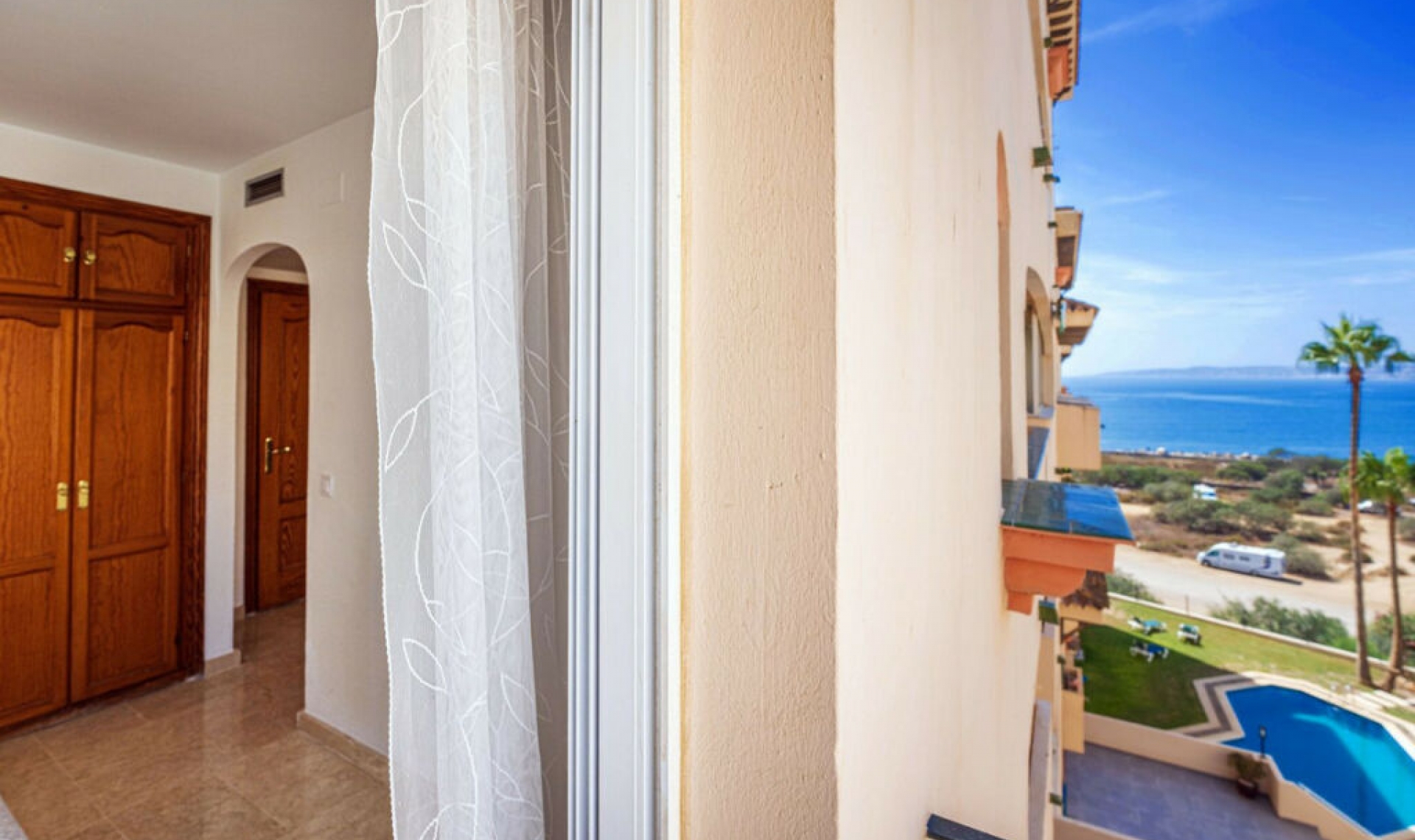 Resale - Apartment -
Estepona