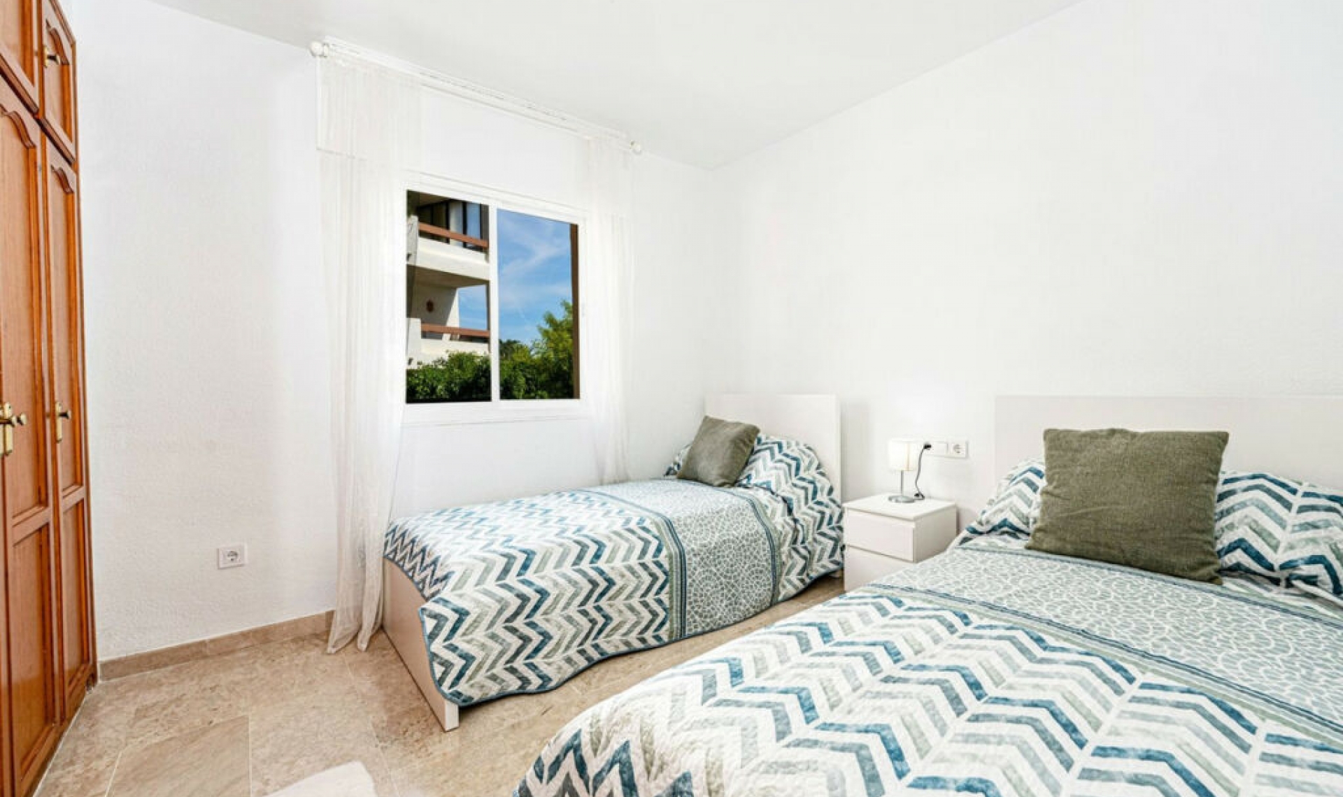 Resale - Apartment -
Estepona