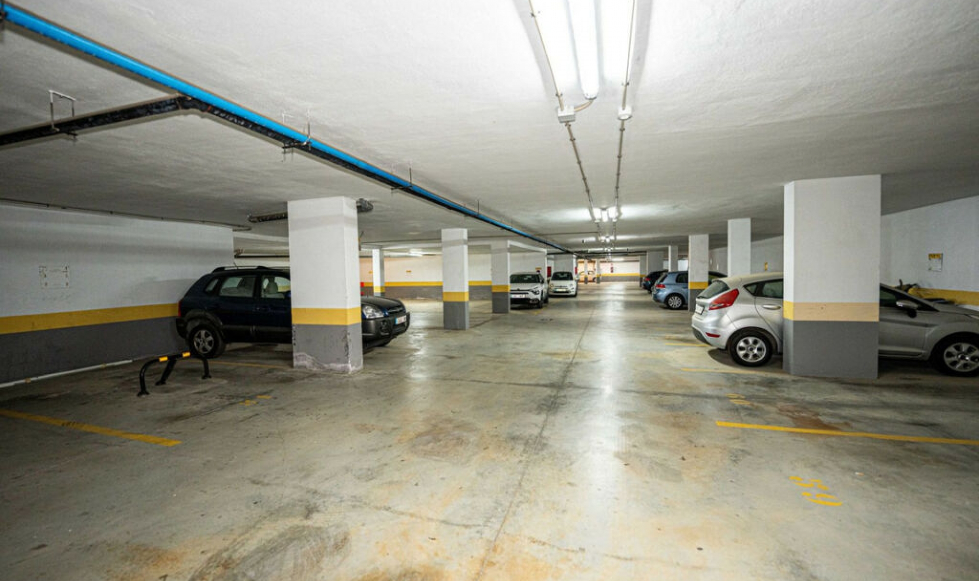 Resale - Apartment -
Estepona