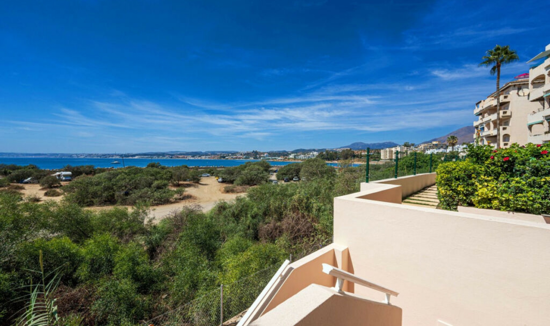 Resale - Apartment -
Estepona