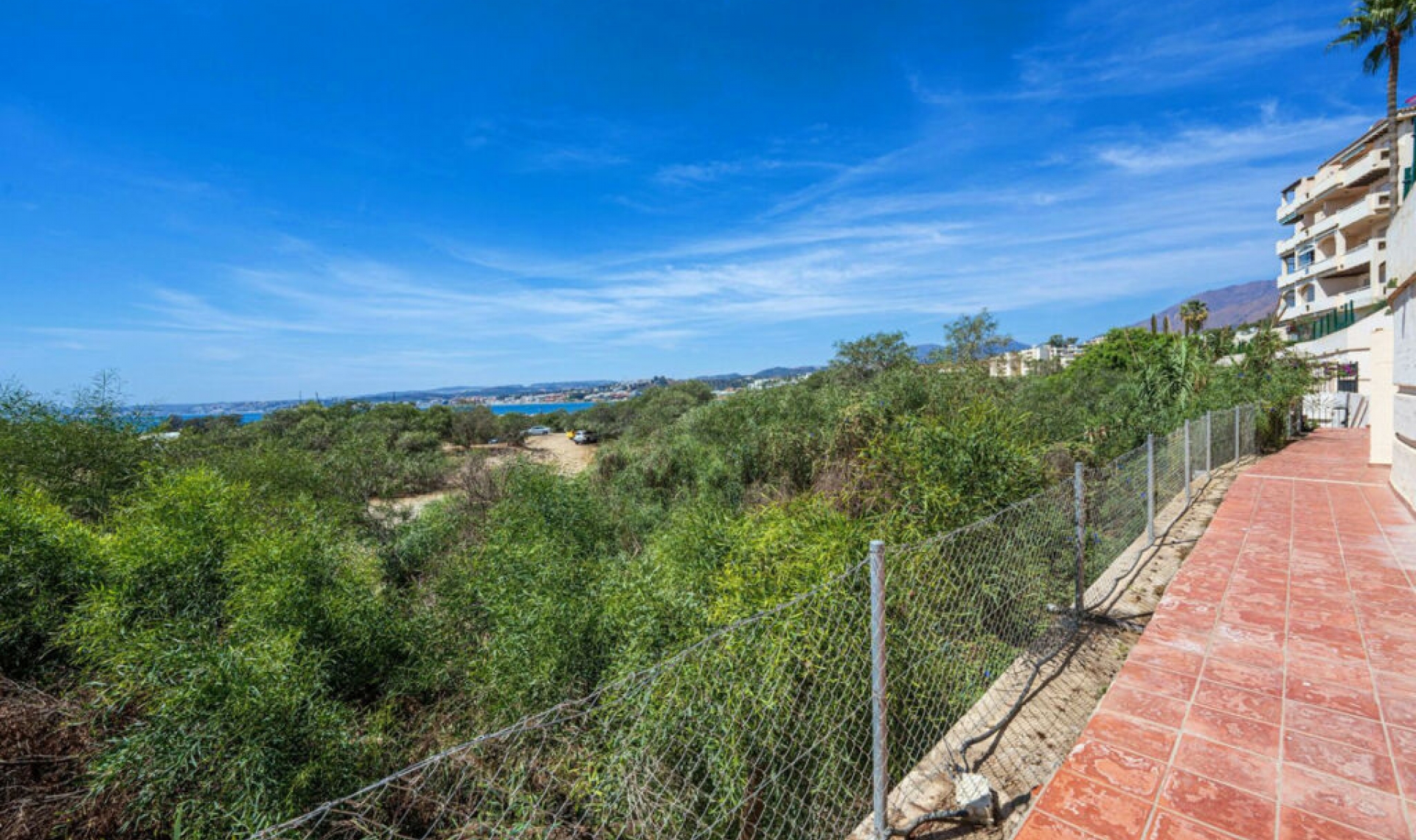 Resale - Apartment -
Estepona