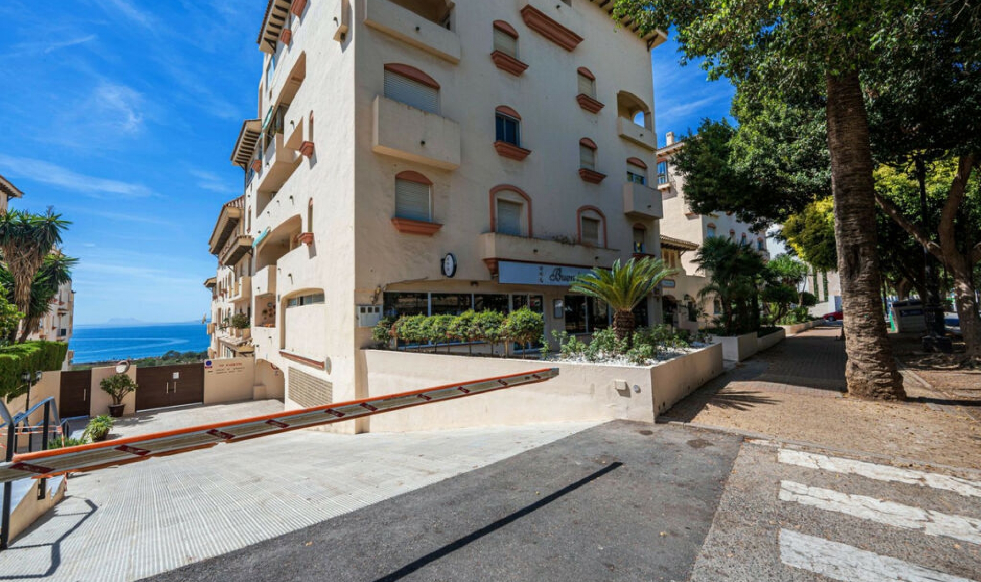 Resale - Apartment -
Estepona