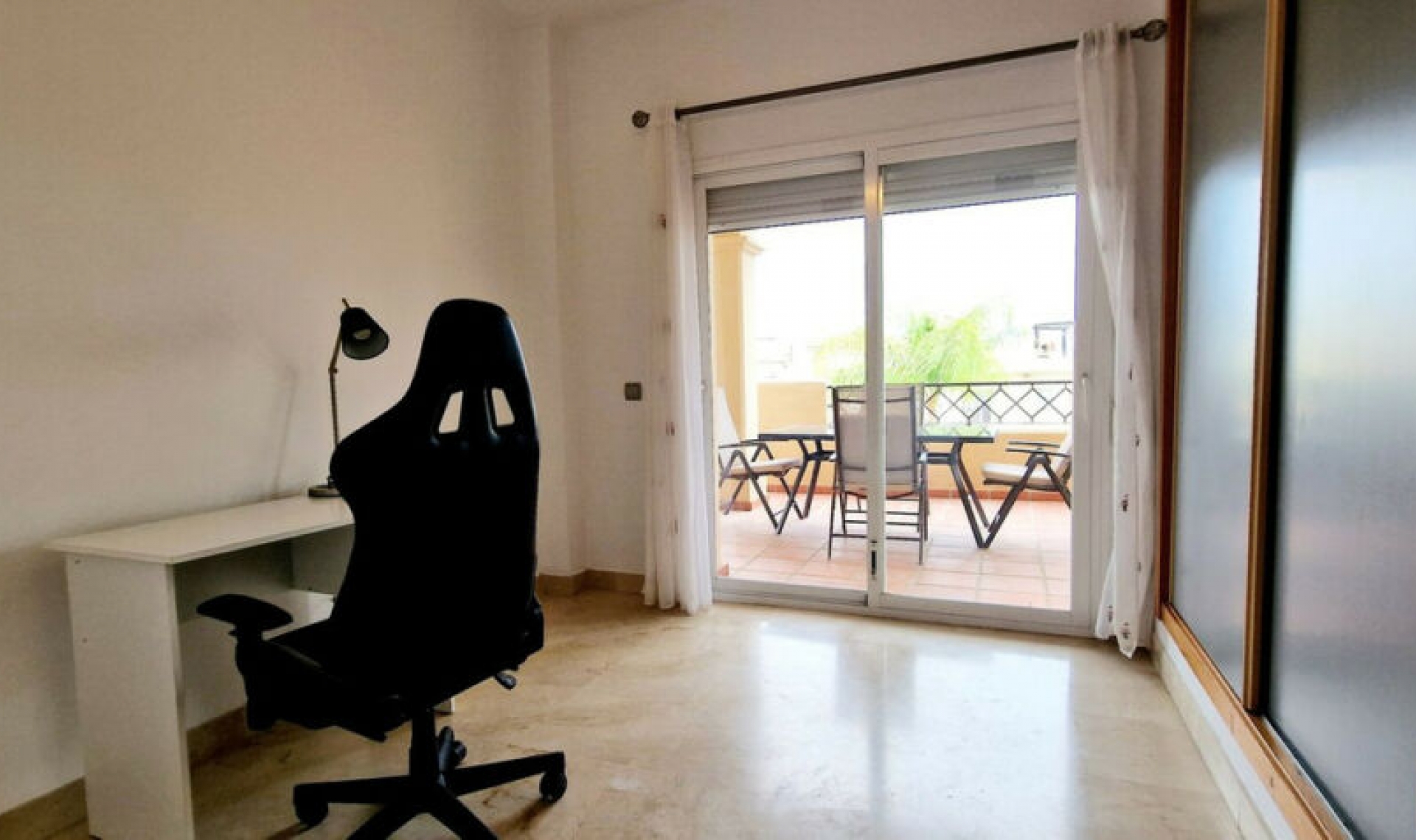 Resale - Apartment -
Estepona