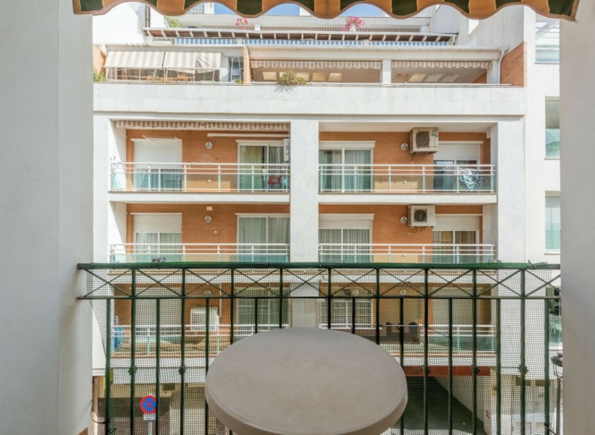 Resale - Apartment -
Estepona