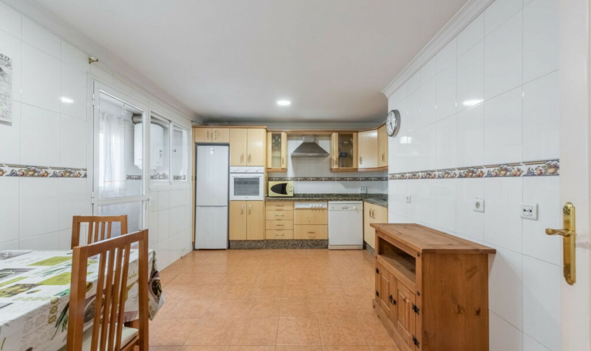 Resale - Apartment -
Estepona