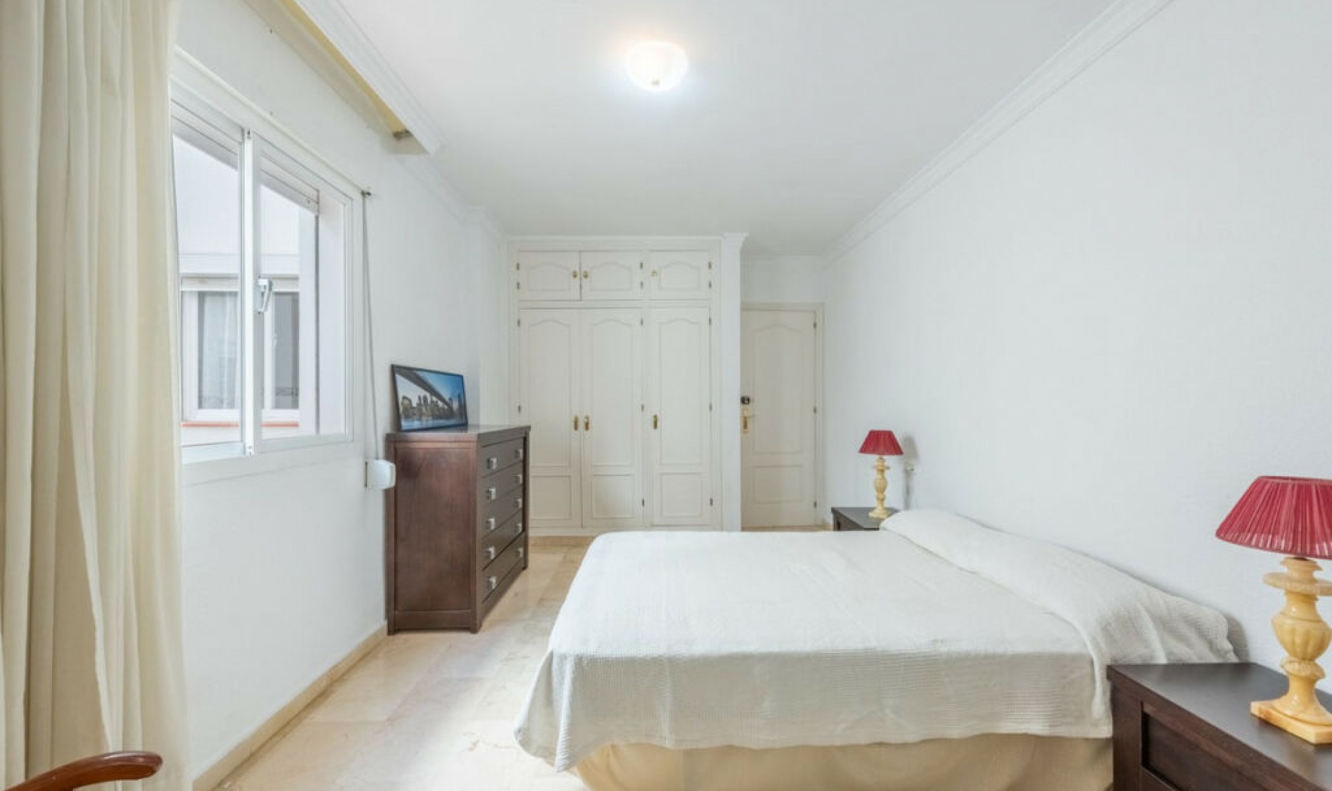 Resale - Apartment -
Estepona