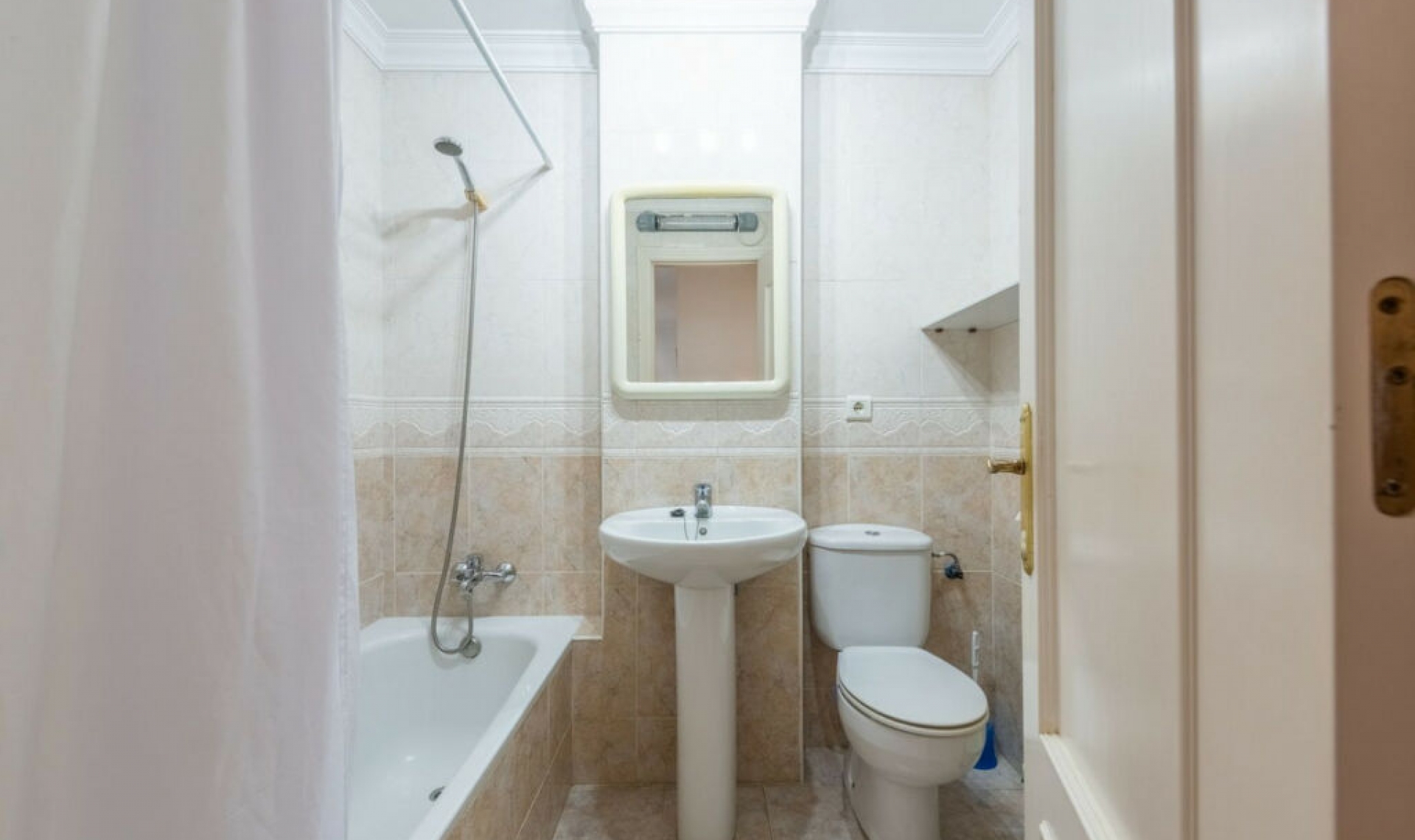 Resale - Apartment -
Estepona
