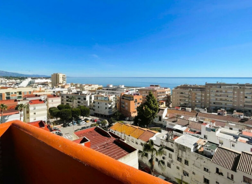 Resale - Apartment -
Estepona