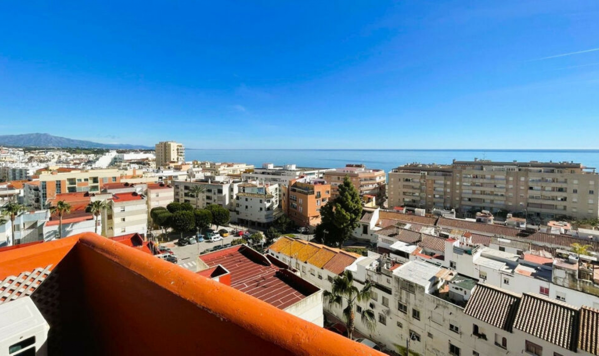 Resale - Apartment -
Estepona