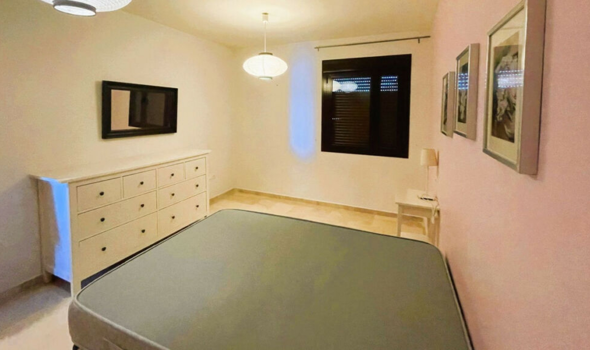 Resale - Apartment -
Estepona