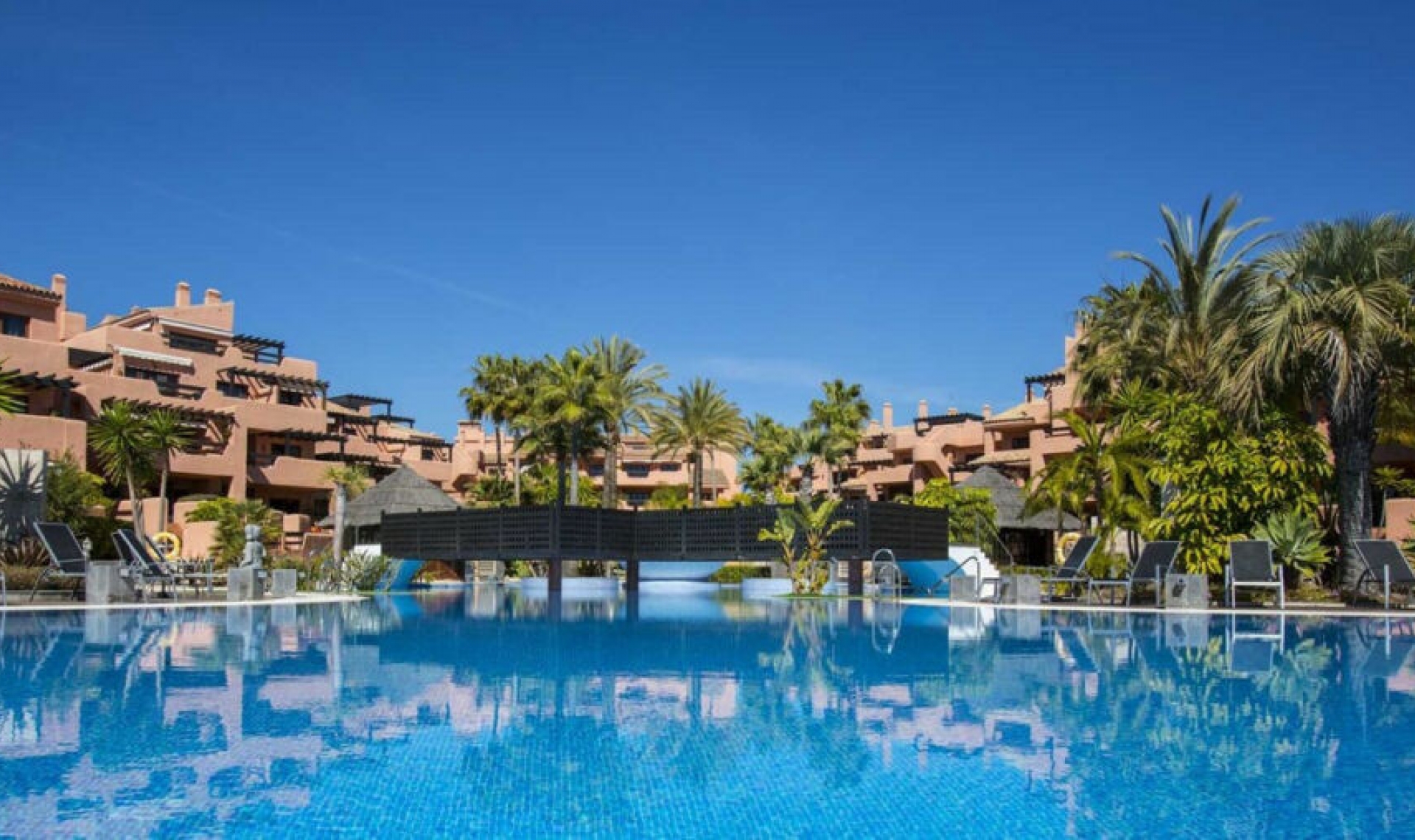Resale - Apartment -
Estepona