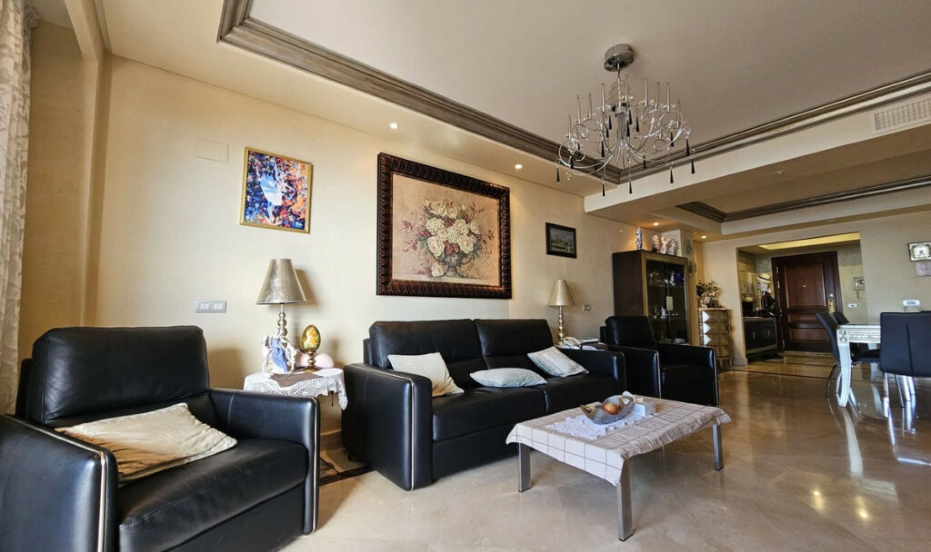 Resale - Apartment -
Estepona