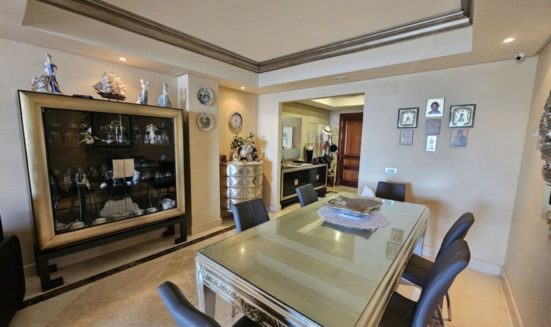 Resale - Apartment -
Estepona